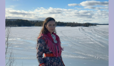 Årets unge kunster 2025. ElleMina Kuoljok Baer. Foto: Filippa Nordlund